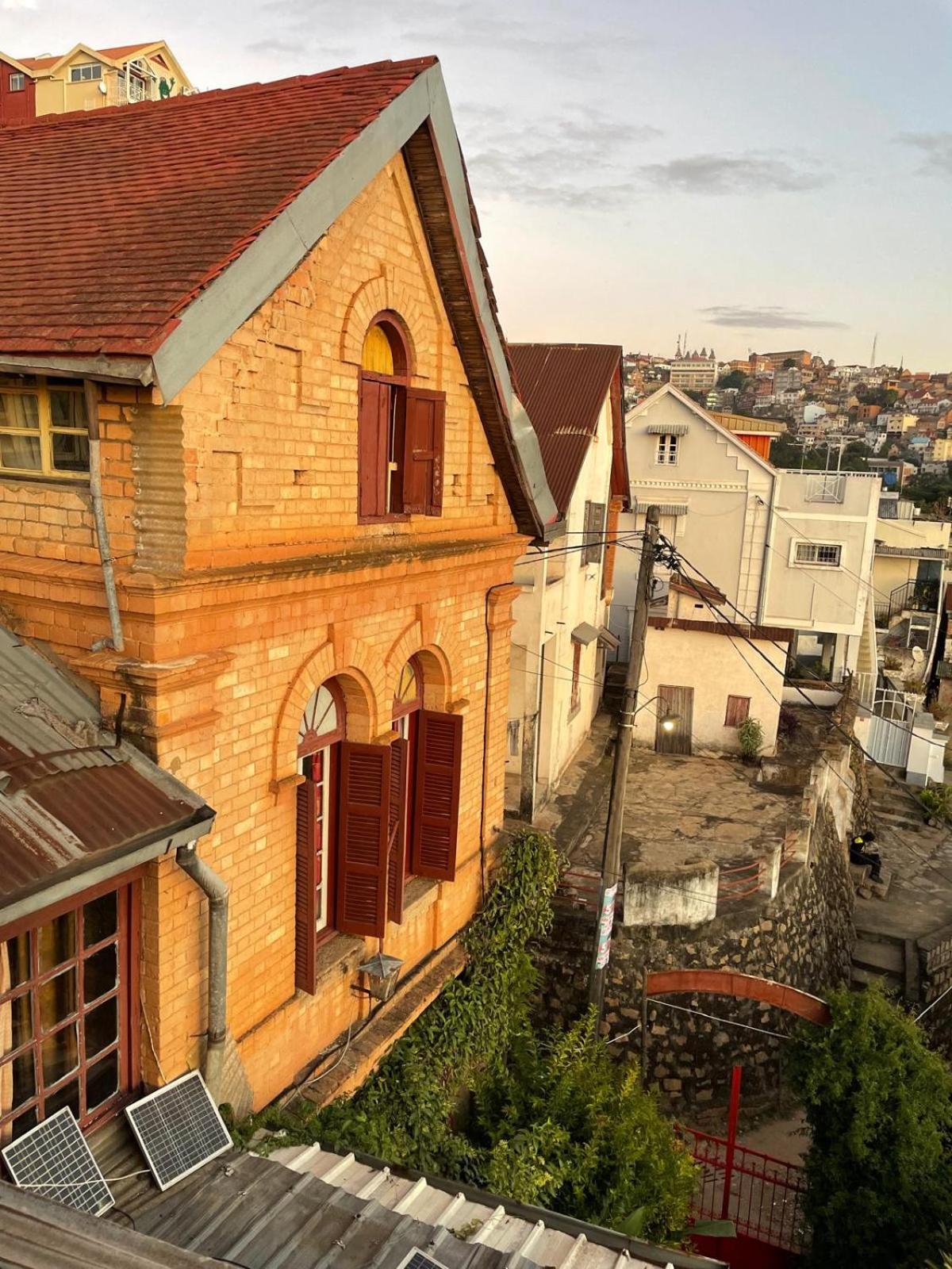 Le Karthala Chambres D'Hotes Antananarivo Bagian luar foto